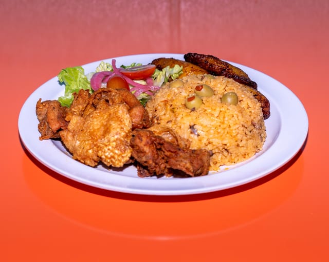 Chicharron de Pollo Combo (Fried Chicken Cracklings).
