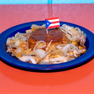 Mofongo Pollo Encebollado (Baked Chicken & Sautéed Onions)